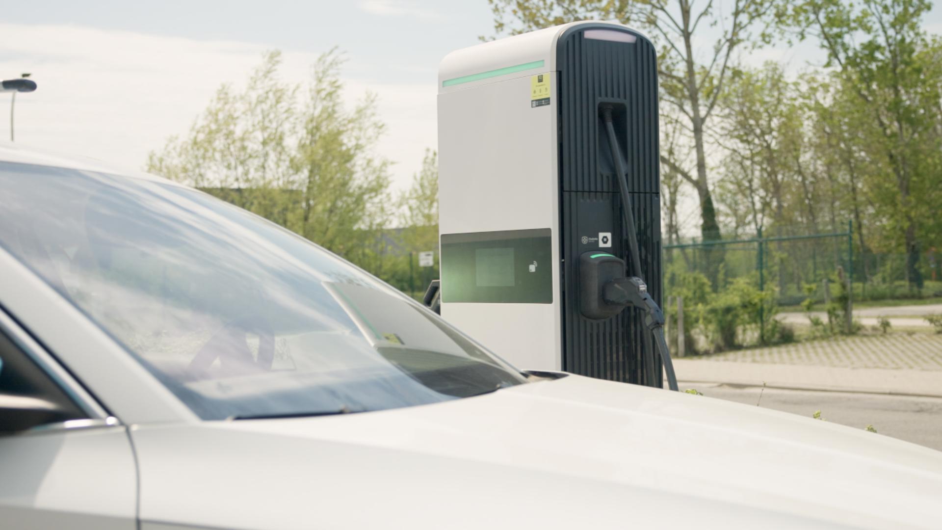 Laadpaal duurzame mobiliteit iq solar
